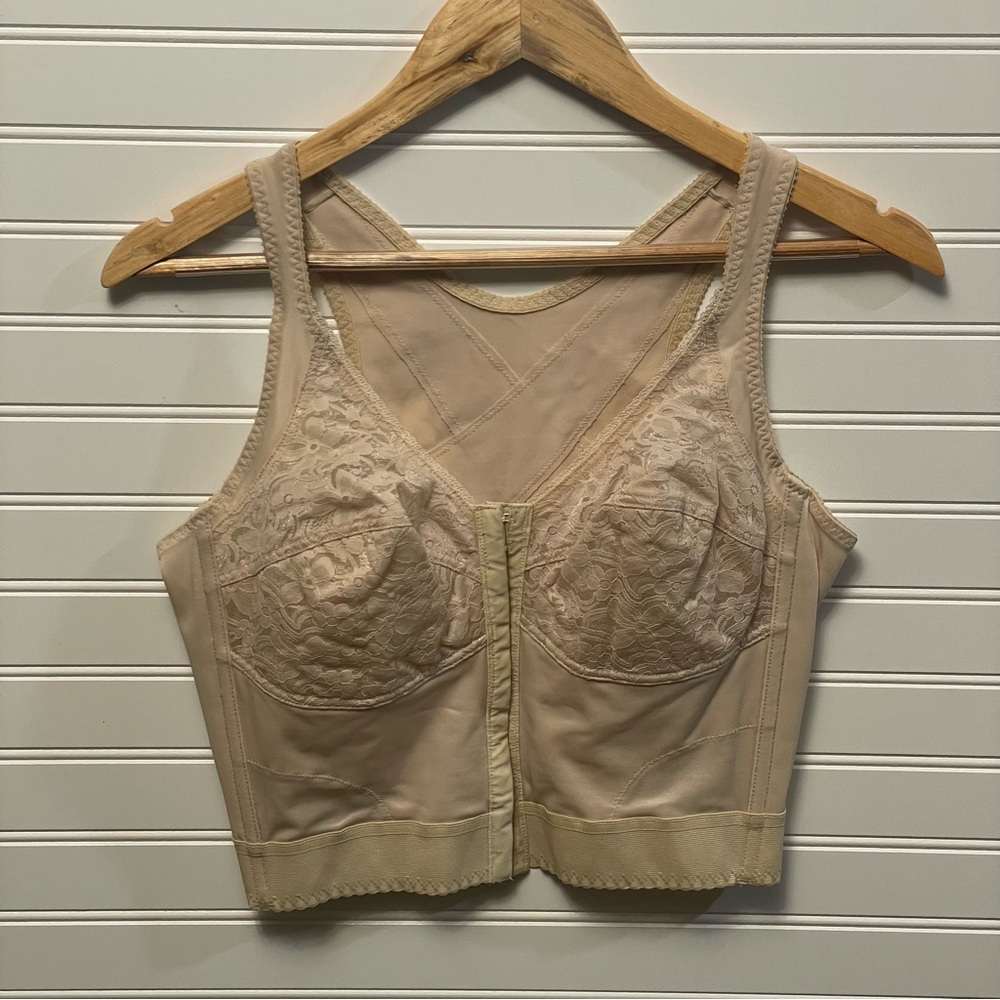 L’Essentiel Women's Beige Lace Intimate Longline Posture Trainer 40C